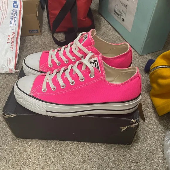 SuperCute Pink Platform Converse Sneakers - Picture 4 of 4